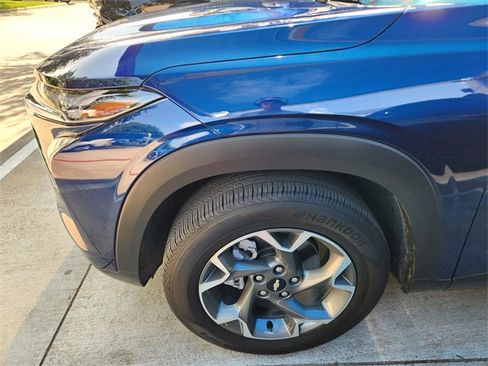 Used 2024 Chevrolet Trax LT w/ Driver Confidence Package FWD image 6
