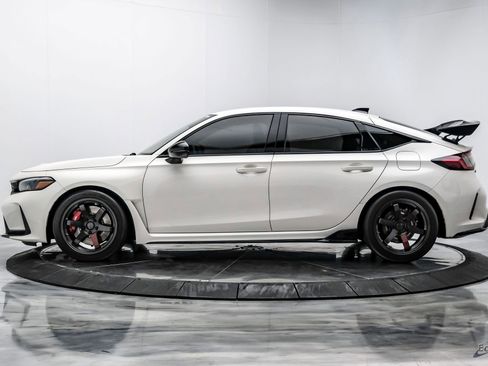 Used 2024 Honda Civic Type R image 8
