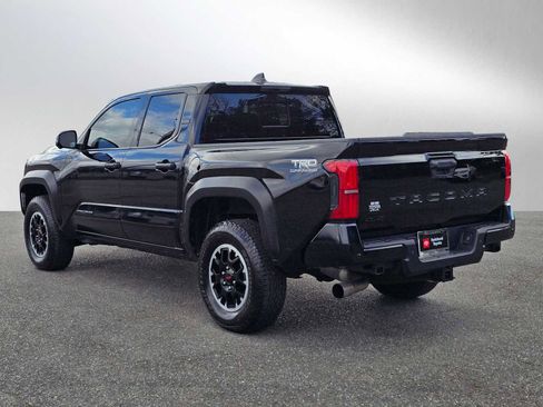 Used 2025 Toyota Tacoma TRD Off-Road w/ TRD Off Road Premium Package image 5