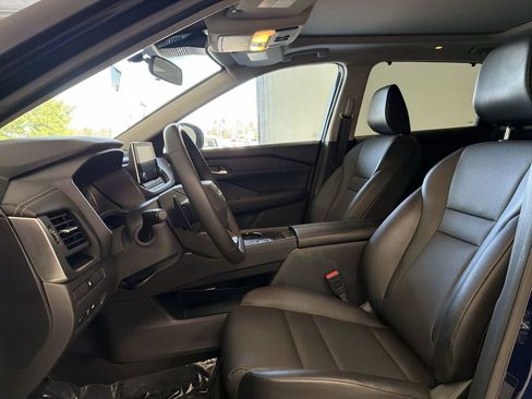 Certified 2025 Nissan Rogue SV w/ SV Premium Package FWD image 21