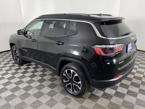 Used 2022 Jeep Compass Limited image 8
