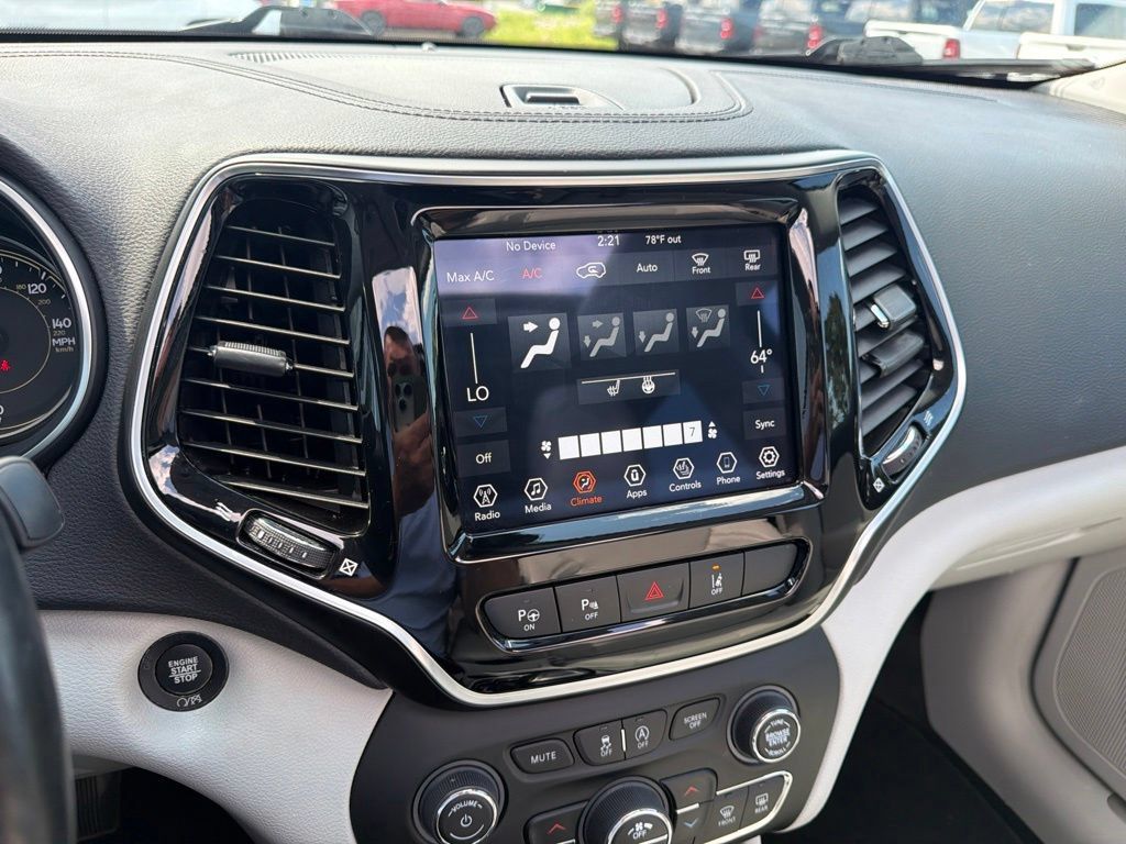 Used 2021 Jeep Cherokee Limited AWD/4WD image 33