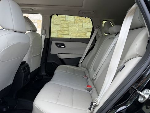 Used 2024 Nissan Rogue SV w/ SV Premium Package FWD image 27