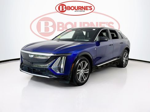 Used 2024 Cadillac Lyriq Luxury w/ LPO, Floor Liner Package AWD/4WD image 7