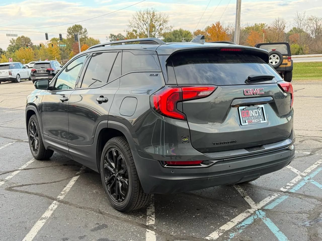Used 2021 GMC Terrain SLE w/ Elevation Edition FWD image 3