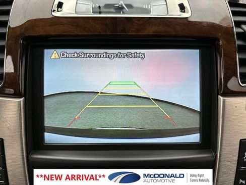Used 2013 Cadillac Escalade Platinum AWD/4WD image 17