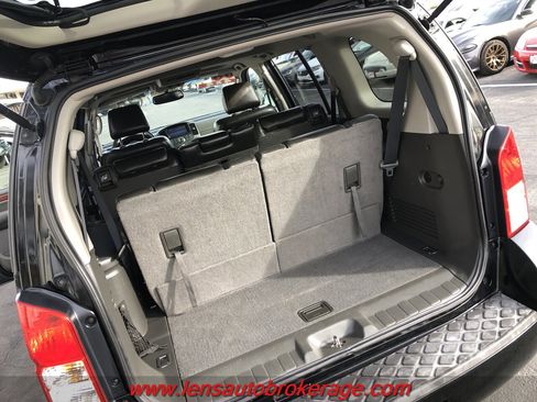 Used 2008 Nissan Pathfinder LE w/ Navigation Pkg image 19