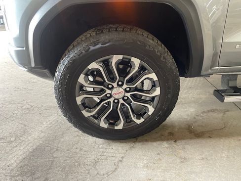 Used 2024 GMC Canyon Denali AWD/4WD image 19