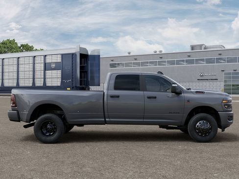 New 2026 RAM 3500 Big Horn AWD/4WD image 12