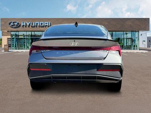 New 2025 Hyundai Elantra SEL image 6