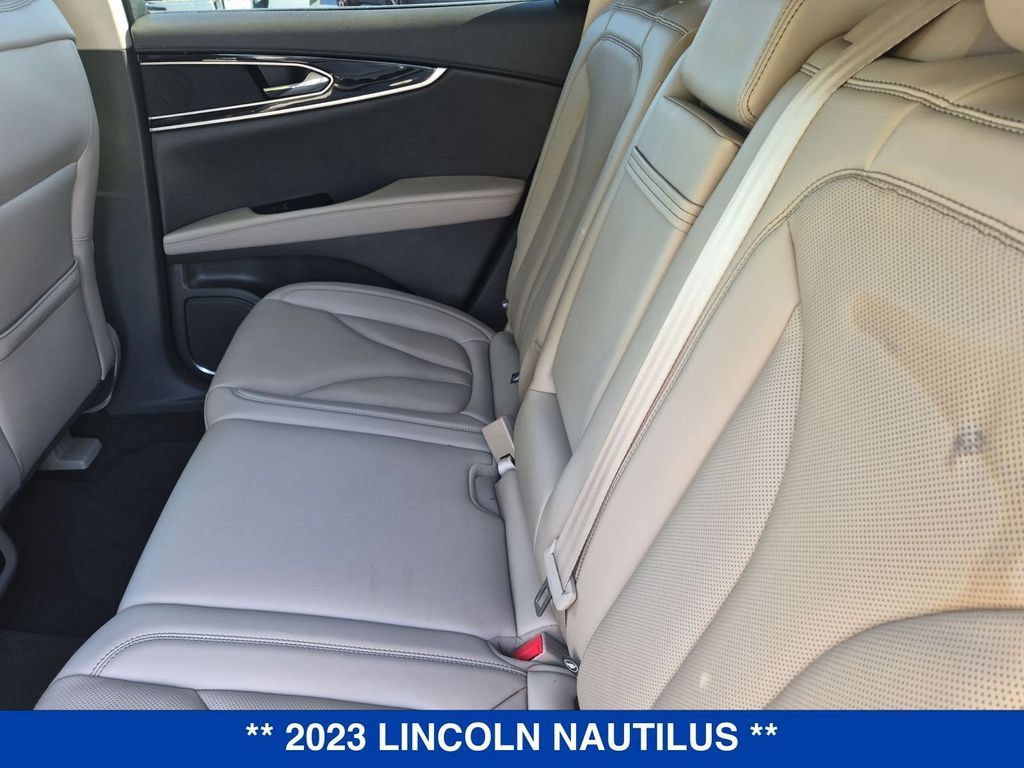 Used 2023 Lincoln Nautilus Reserve w/ Cargo Utility Package AWD/4WD image 17