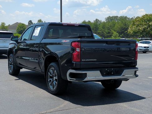 Used 2023 Chevrolet Silverado 1500 LT AWD/4WD image 8