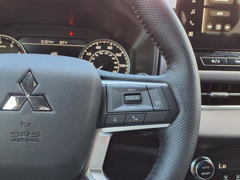 New 2026 Mitsubishi Outlander LE FWD image 17