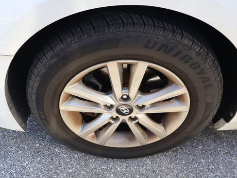 Used 2017 Hyundai Sonata SE FWD image 4