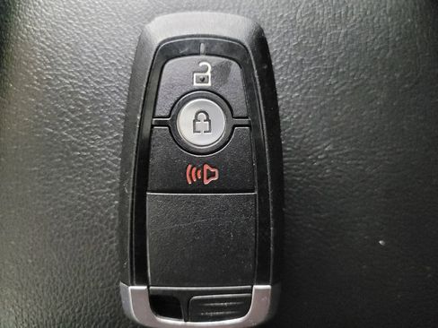 Used 2021 Ford EcoSport SE w/ SE Convenience Package image 32