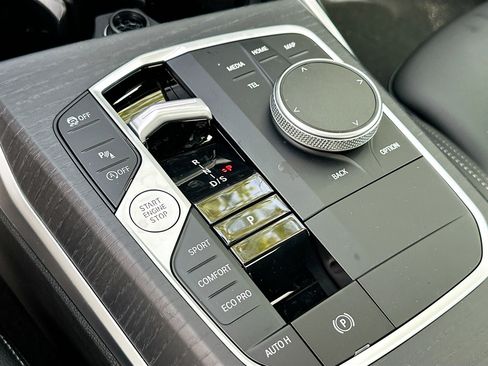 New 2026 BMW 330i Sedan w/ Convenience Package image 15