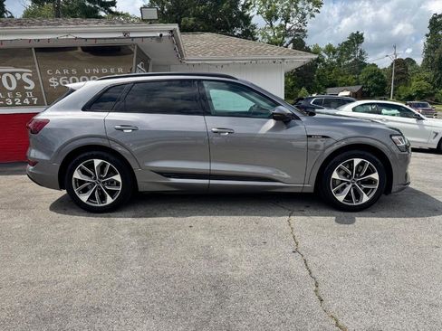Used 2021 Audi e-tron Premium Plus w/ Premium Plus Package image 8