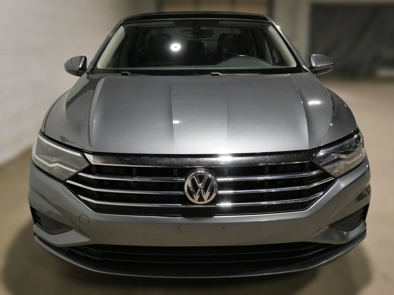 Used 2019 Volkswagen Jetta SE FWD image 2