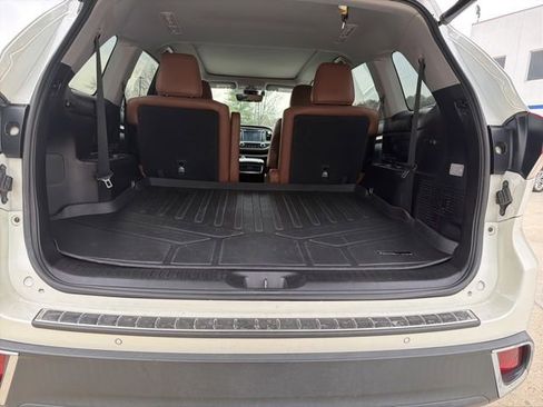 Used 2017 Toyota Highlander Limited Platinum image 17
