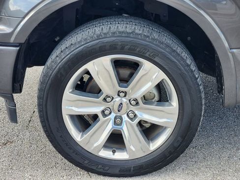 Used 2018 Ford F150 Platinum w/ Equipment Group 701A Luxury image 8