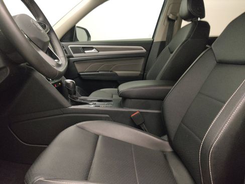 Used 2021 Volkswagen Atlas SE w/ Towing Package FWD image 17