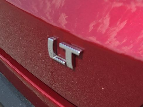 Used 2025 Chevrolet Trax LT FWD image 8