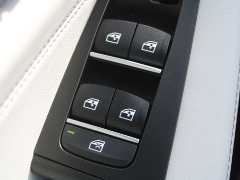Used 2025 BMW X5 xDrive40i AWD/4WD image 22