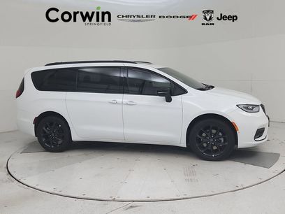 New 2026 Chrysler Pacifica Limited