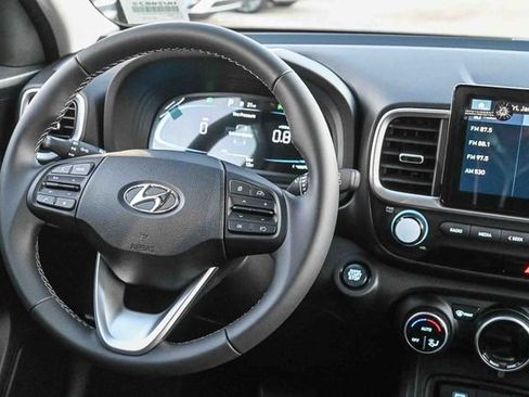 Used 2026 Hyundai Venue SEL FWD image 22