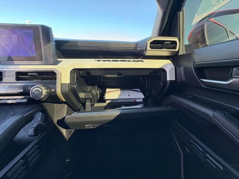 Certified 2024 Toyota Tacoma TRD Off-Road image 24