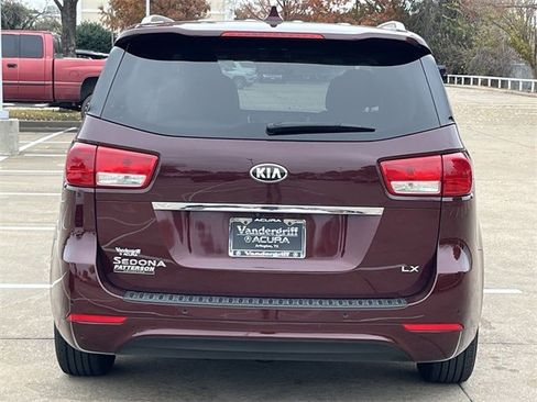 Used 2016 Kia Sedona LX w/ LX Convenience Package image 5
