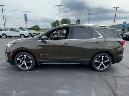 Used 2023 Chevrolet Equinox Premier w/ LPO, Floor Liner Package AWD/4WD image 5