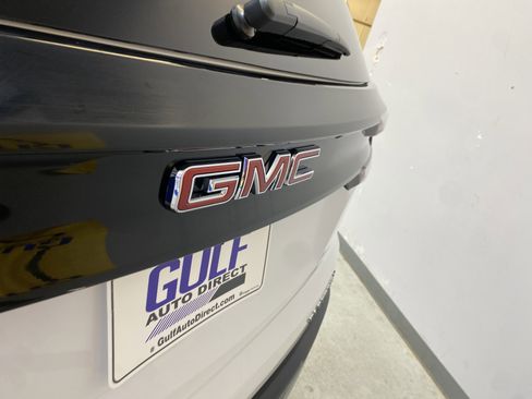 Used 2025 GMC Acadia Elevation image 17