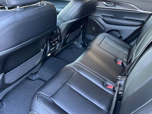 New 2025 Jeep Grand Cherokee Limited image 12
