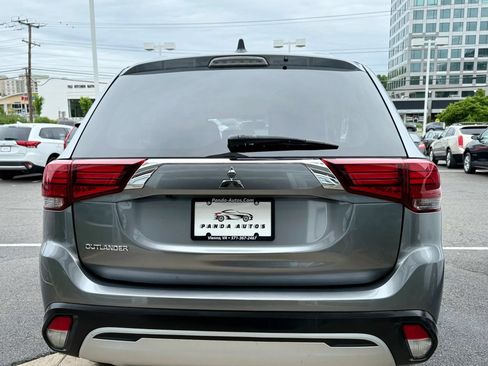 Used 2020 Mitsubishi Outlander ES AWD/4WD image 6