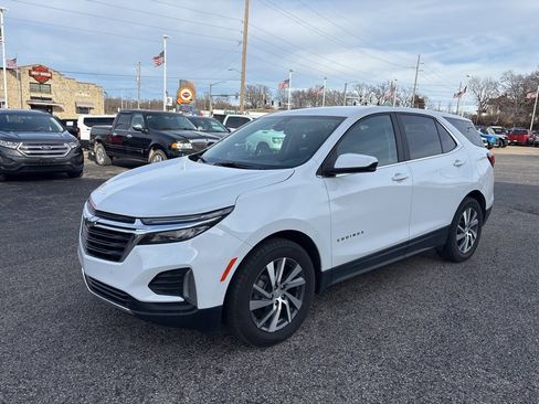 Used 2023 Chevrolet Equinox LT image 3