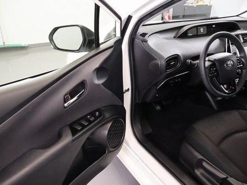Used 2022 Toyota Prius LE FWD image 8