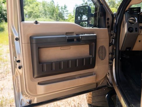 Used 2011 Ford F550 4x4 Crew Cab Super Duty w/ Payload Upgrade Pkg image 16