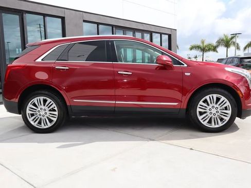 Used 2019 Cadillac XT5 Premium Luxury image 2