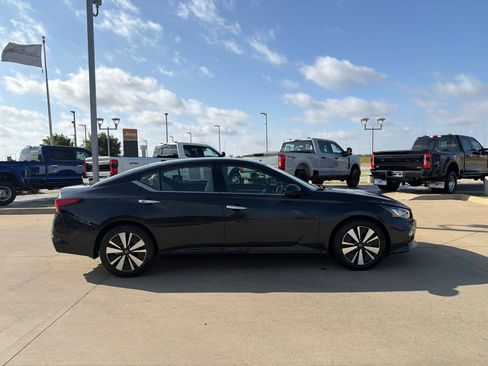 Used 2021 Nissan Altima 2.5 SL FWD image 7