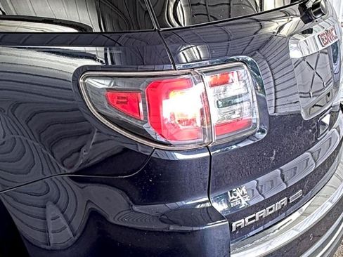 Used 2017 GMC Acadia Limited SLT AWD/4WD image 9