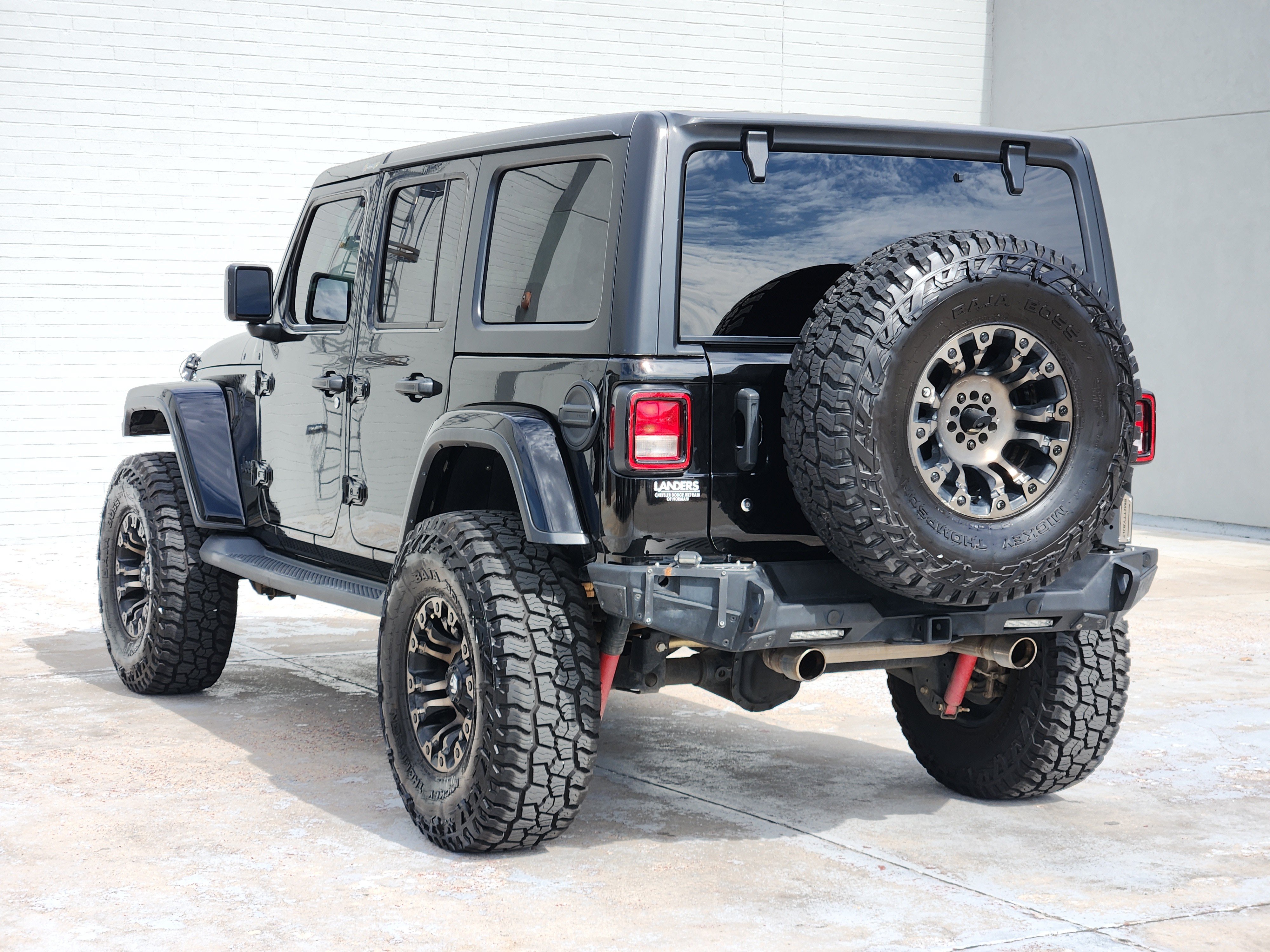 Used 2019 Jeep Wrangler Unlimited Sahara AWD/4WD image 5