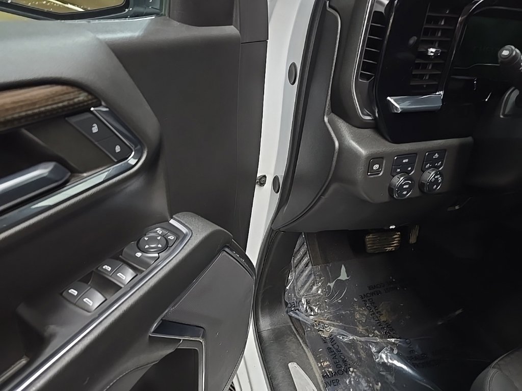 Used 2024 Chevrolet Silverado 1500 LT AWD/4WD image 27