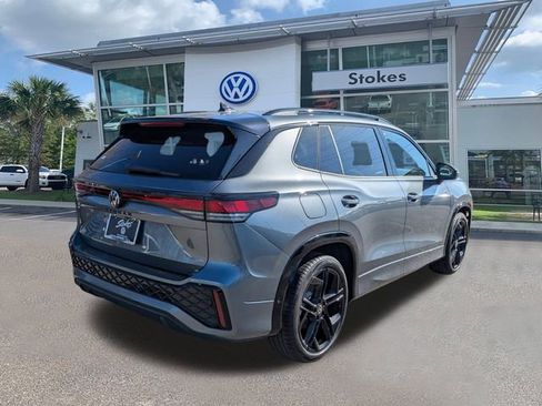 New 2026 Volkswagen Tiguan SE R-Line FWD image 4