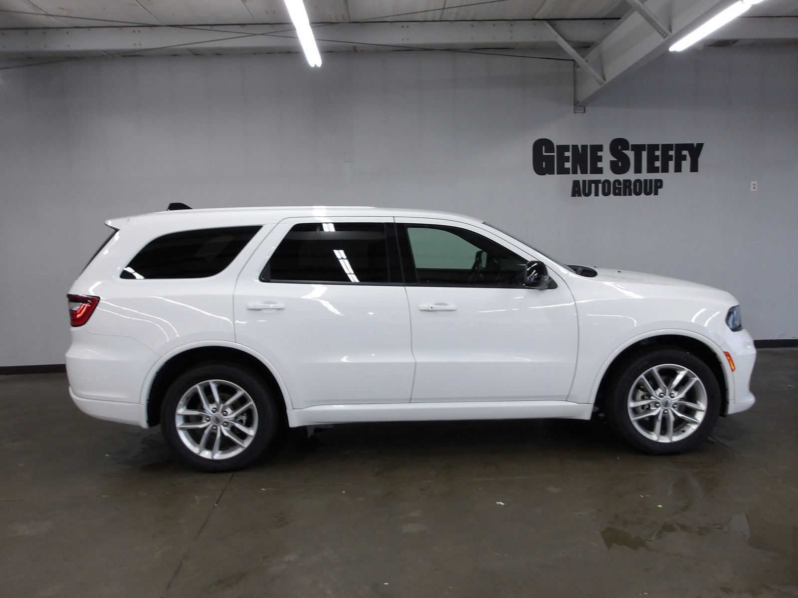 Used 2023 Dodge Durango GT AWD/4WD image 3