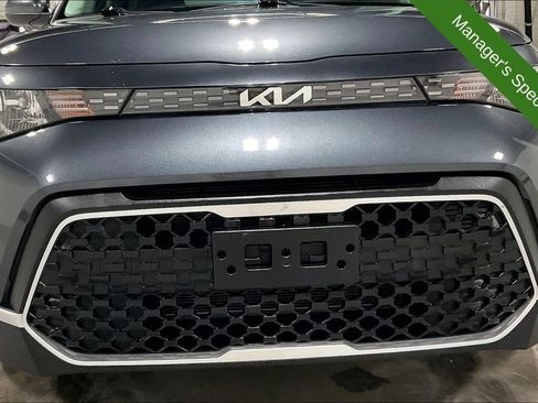 Used 2025 Kia Soul LX w/ LX Technology Package FWD image 33