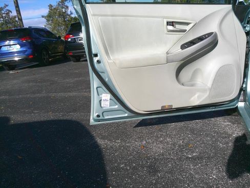 Used 2015 Toyota Prius Two image 22