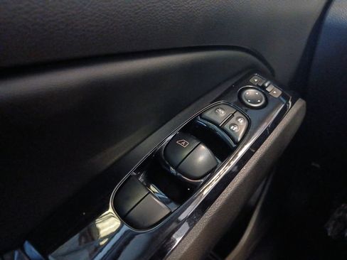 Used 2024 Nissan Altima 2.5 SL FWD image 16