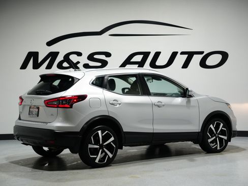 Used 2020 Nissan Rogue Sport SL image 7