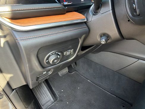 Used 2025 Jeep Grand Cherokee L Summit AWD/4WD image 28